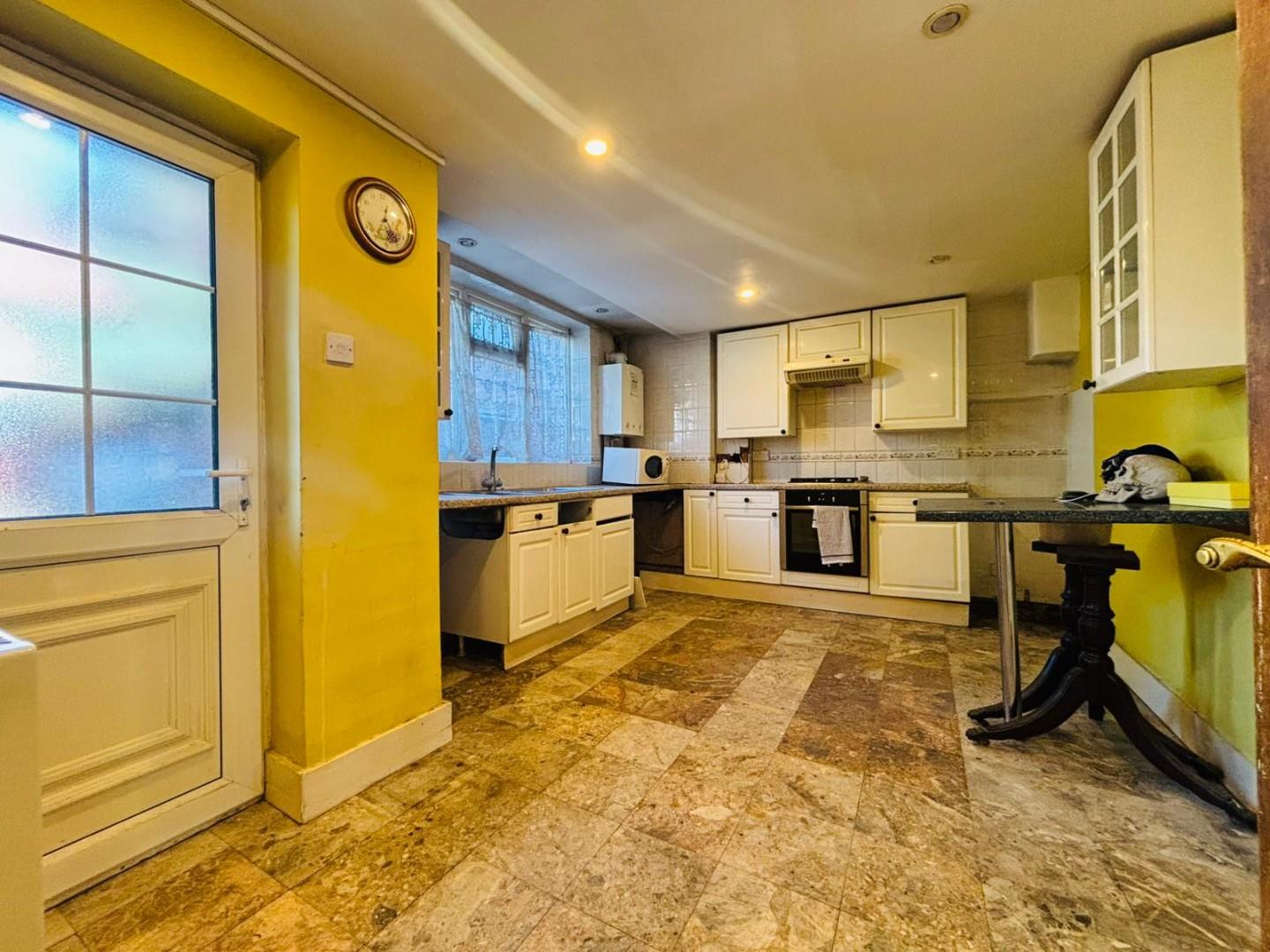 Abbots Road, Edgware, HA8, Edgware
